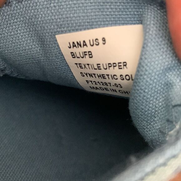 True religion slip on shoes very beautiful and comfortable. NWOT - Picture 5 of 5